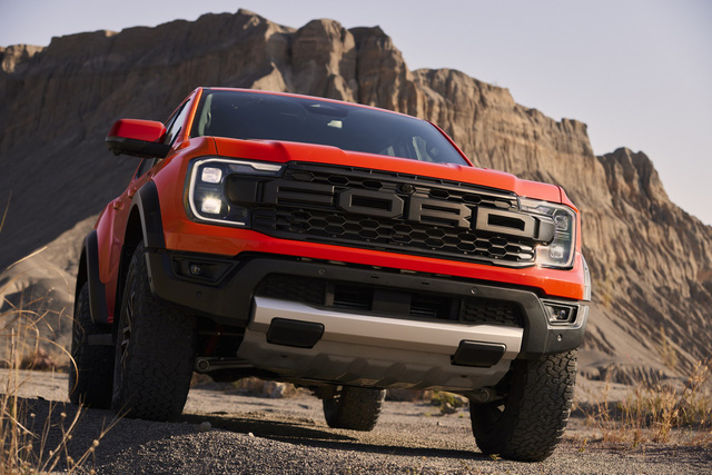 Ford Ranger Raptor 2023 ra mắt: Siêu bán tải cho người chịu chơi - Ảnh 14.